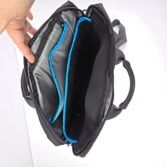 Thule Stravan Deluxe 15" Laptop Mackbook/Ipad Bag/Attache, Grey and Black - Picture 6 of 10